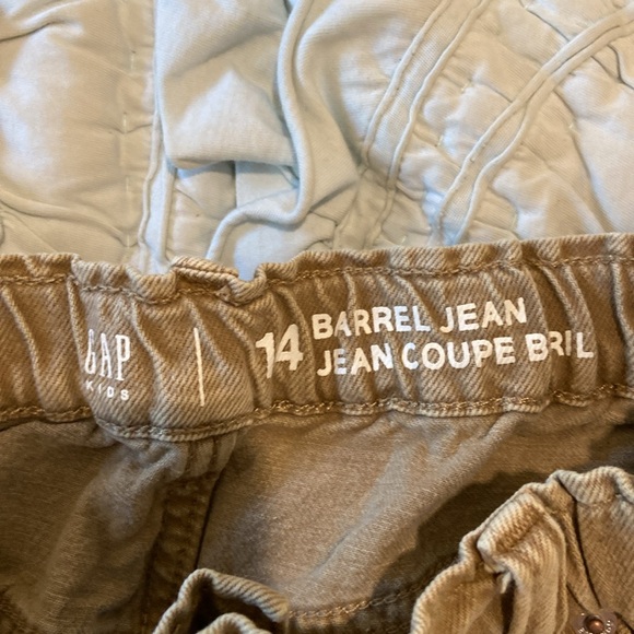 Girls size 12 GAP tan barrel jeans - Picture 3 of 3